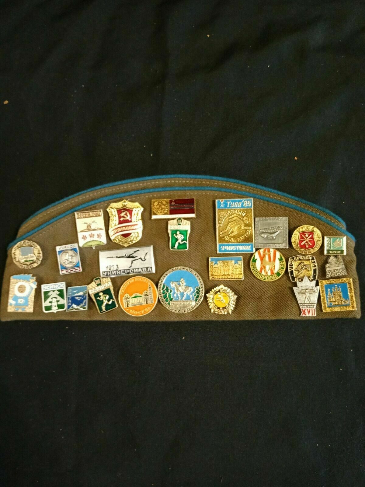 RUSSIAN Pilotka Flat Hat with 24 Pin badges & 3 fabric patches Military - (7968)