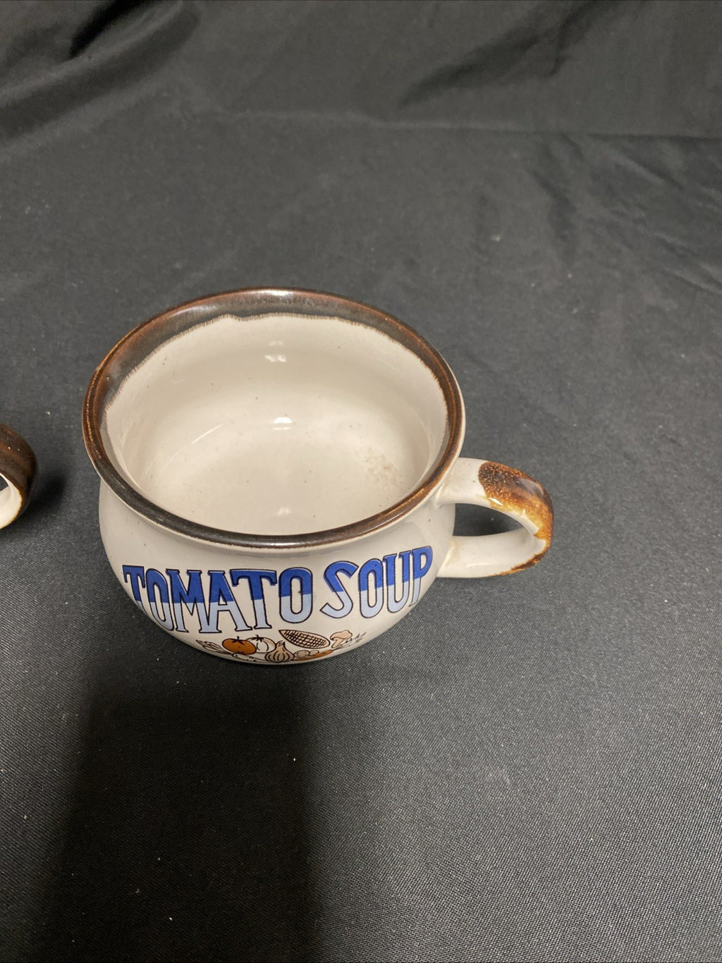 Pair of 1970's soup mugs Chicken and Tomato beautiful condition - (1797)