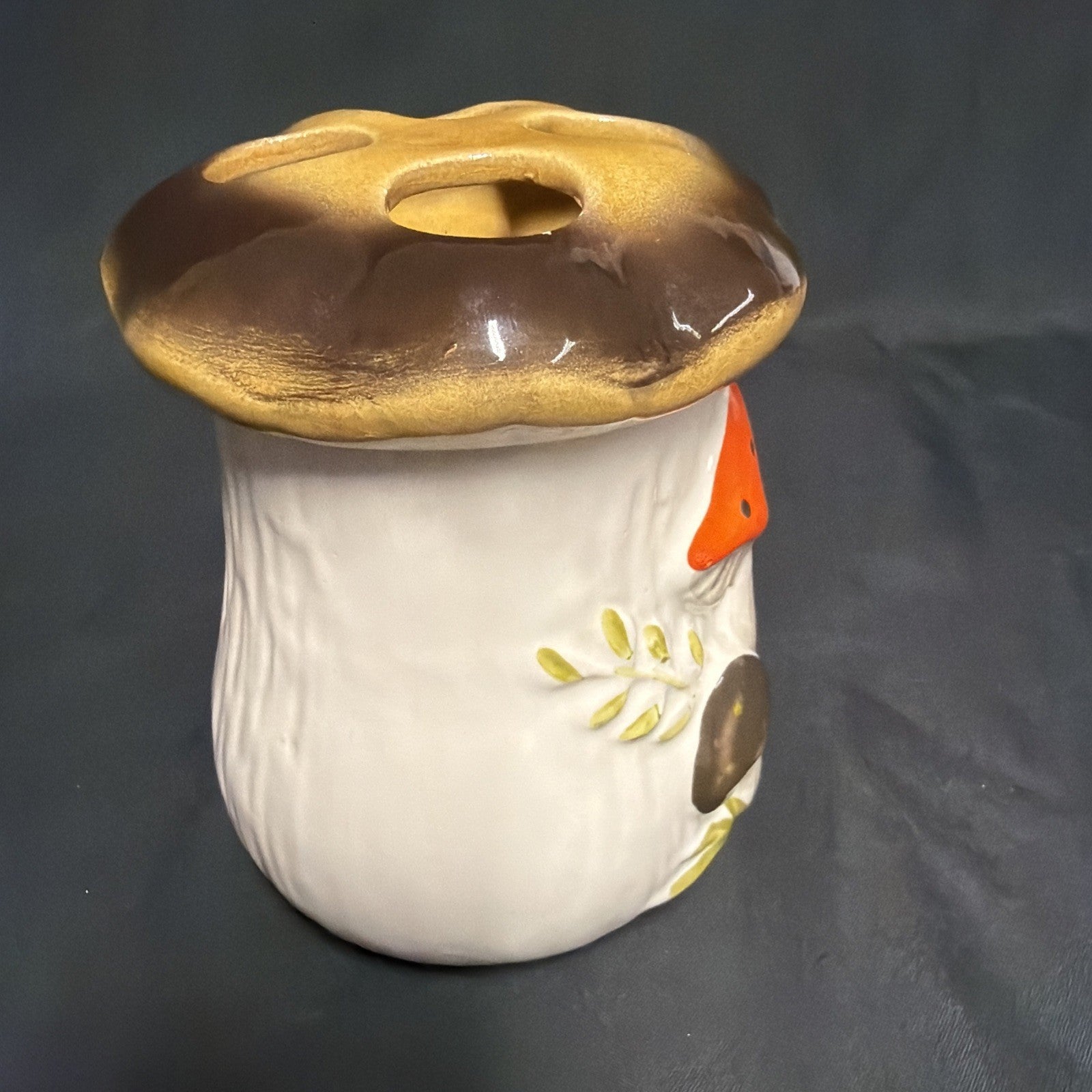 Merry Mushroom 1973 Sears Laurentian pottery Canada Utensil Holder - (1850)