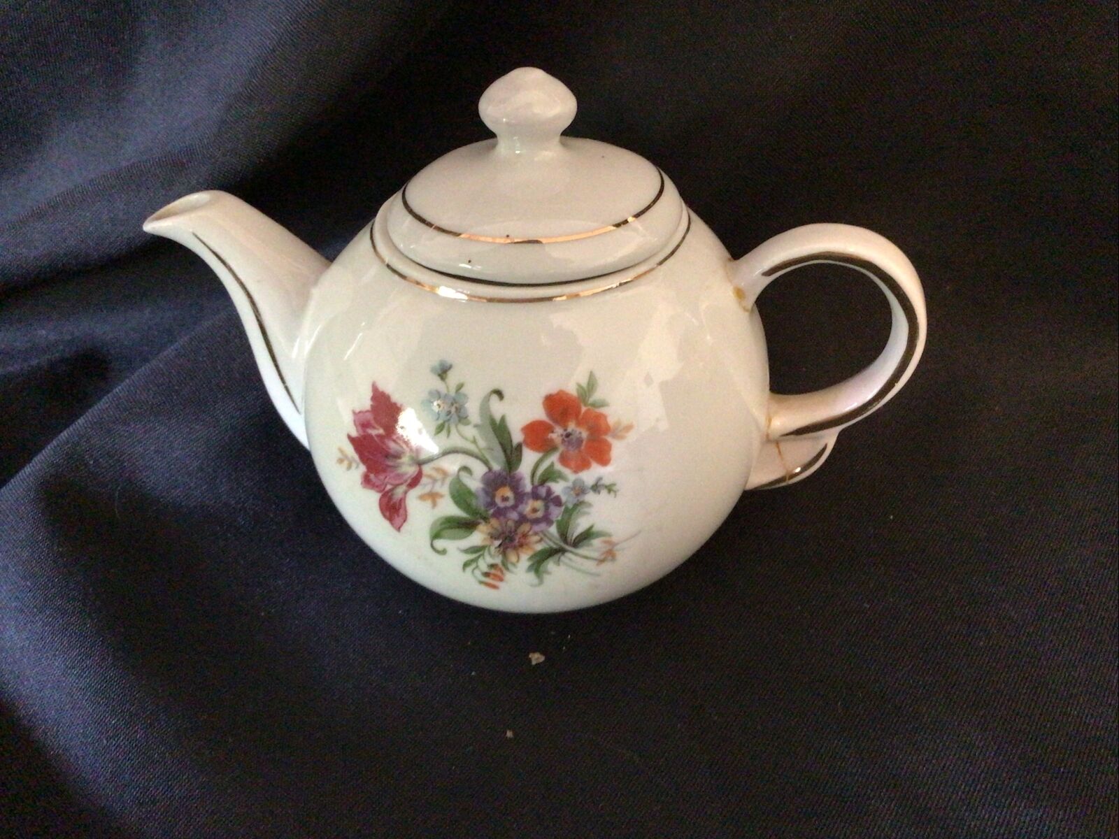 Teapot Collectors Small Ceramic Vintage 8cm Chinese Style - (8375)