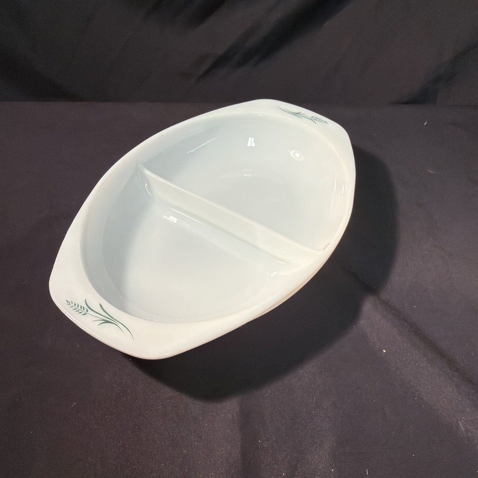 Pyrex 1960's Wheatsheaf design Divided Vegetable Dish - (2367)