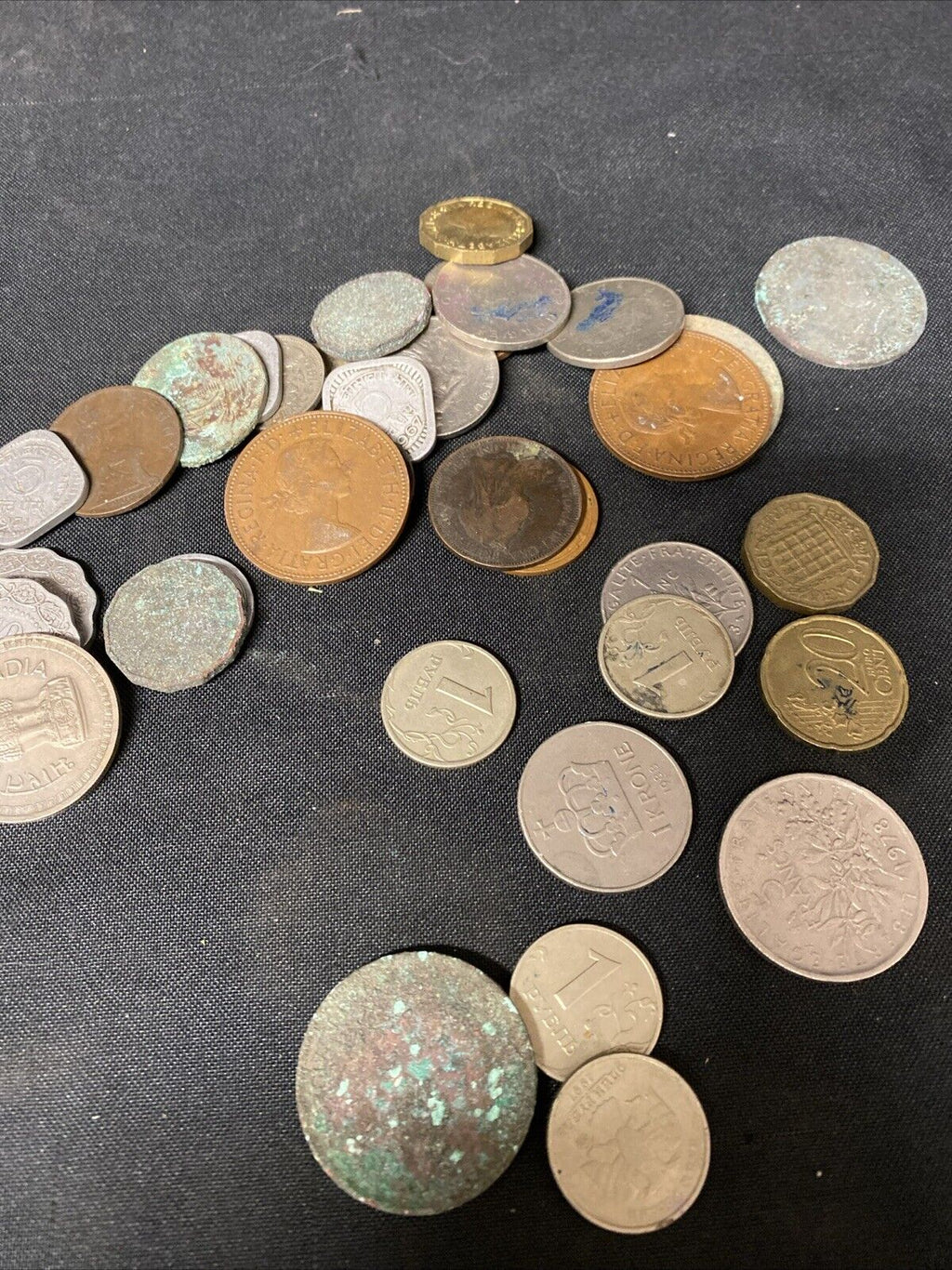 40 x Foreign + UK old Coins assorted Krone Franc Threepence- (5486)