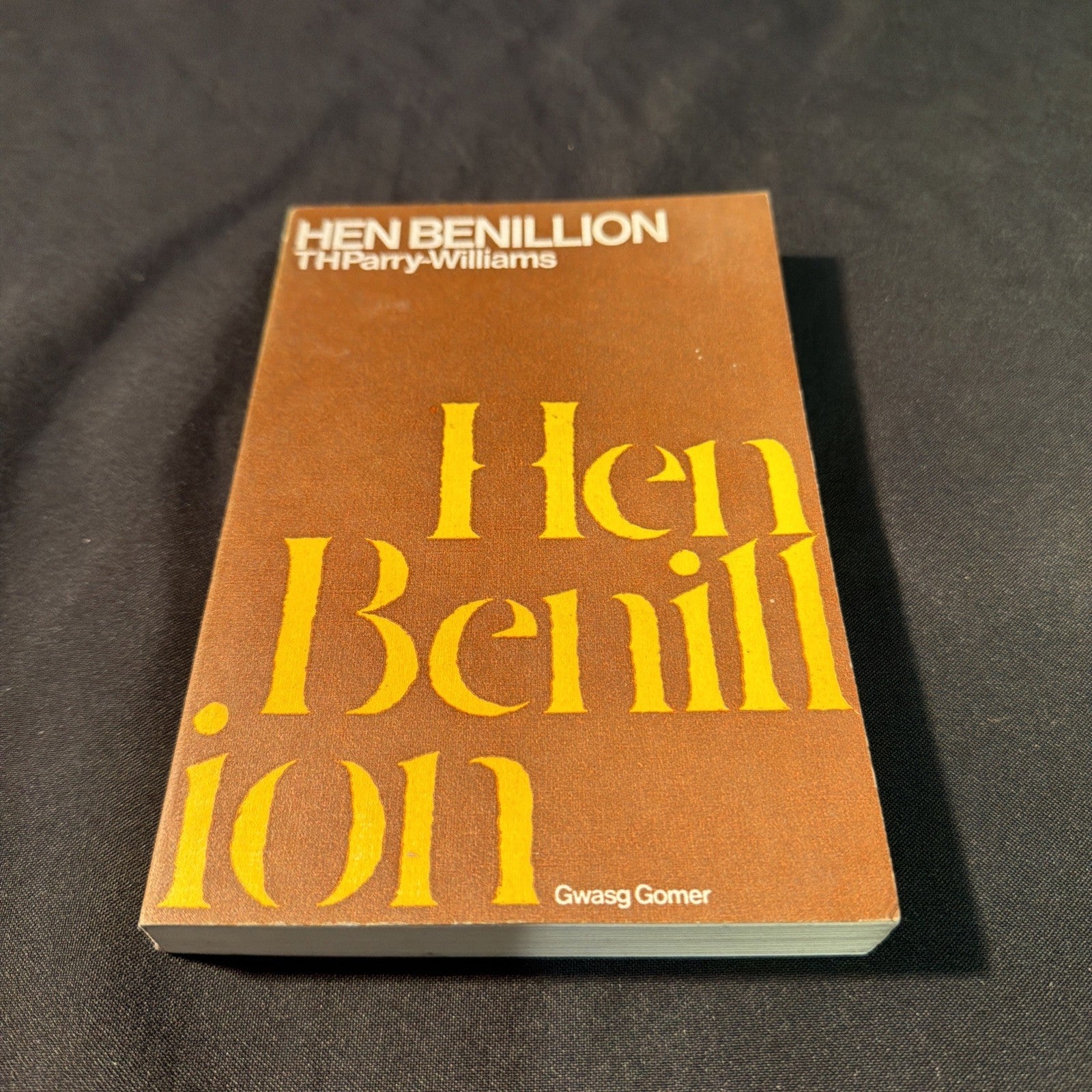 Hen Benillion, TH Parry-Williams - Welsh Language book - (1896)