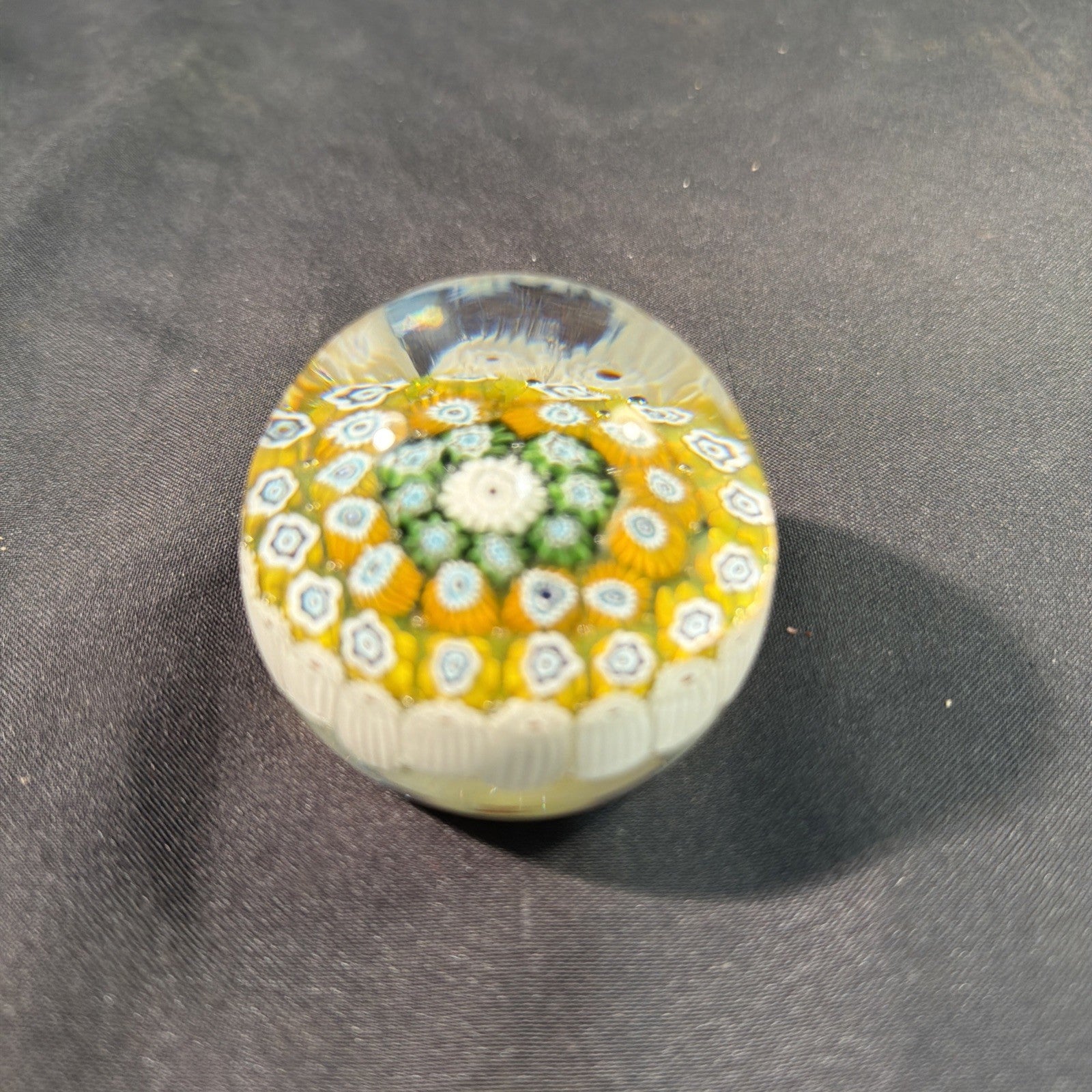 Murano Italian Millefiori Glass paperweight 1970's Vintage  6cm D.- (2088)