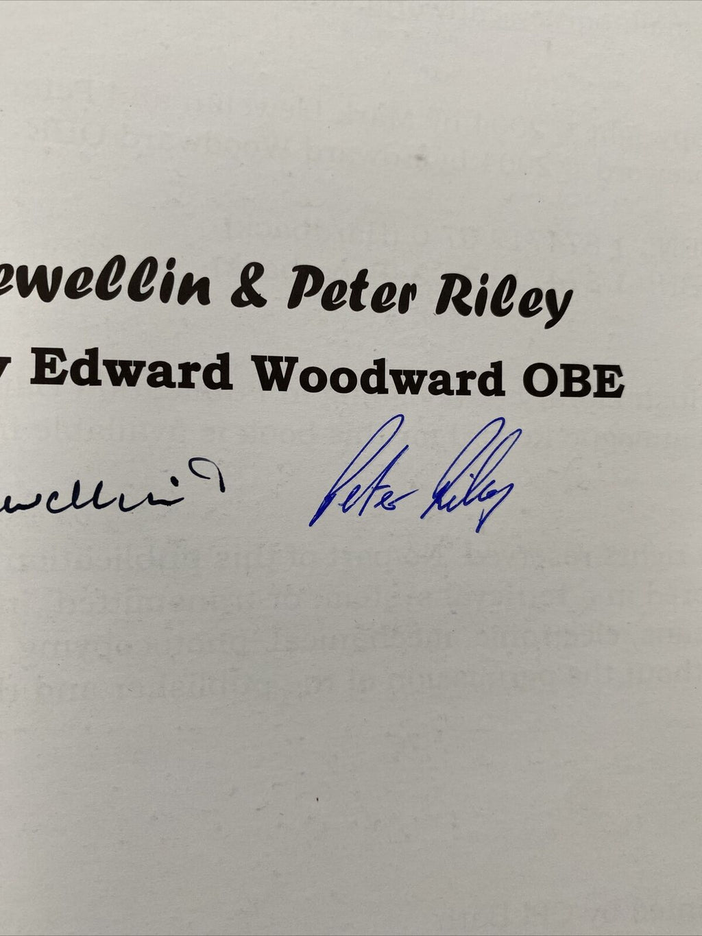 BOOK - The World of Crime Mark Llewellin & Peter Riley AUTOGRAPHED by both (9582