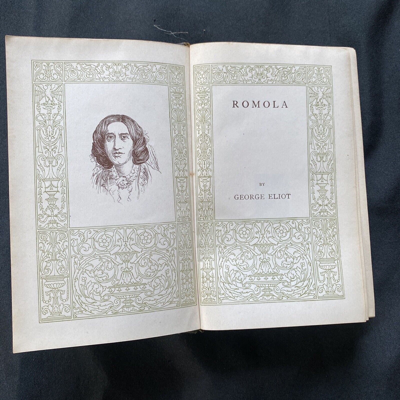 BOOK - Romola George Elliot - Milford - 1913 great condition (9575)