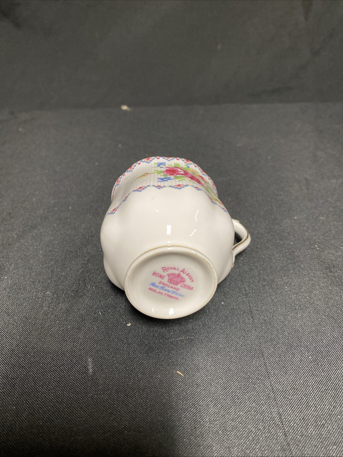 Royal Albert Bone China Petit Point RD778676 Tea Cup - (1763)