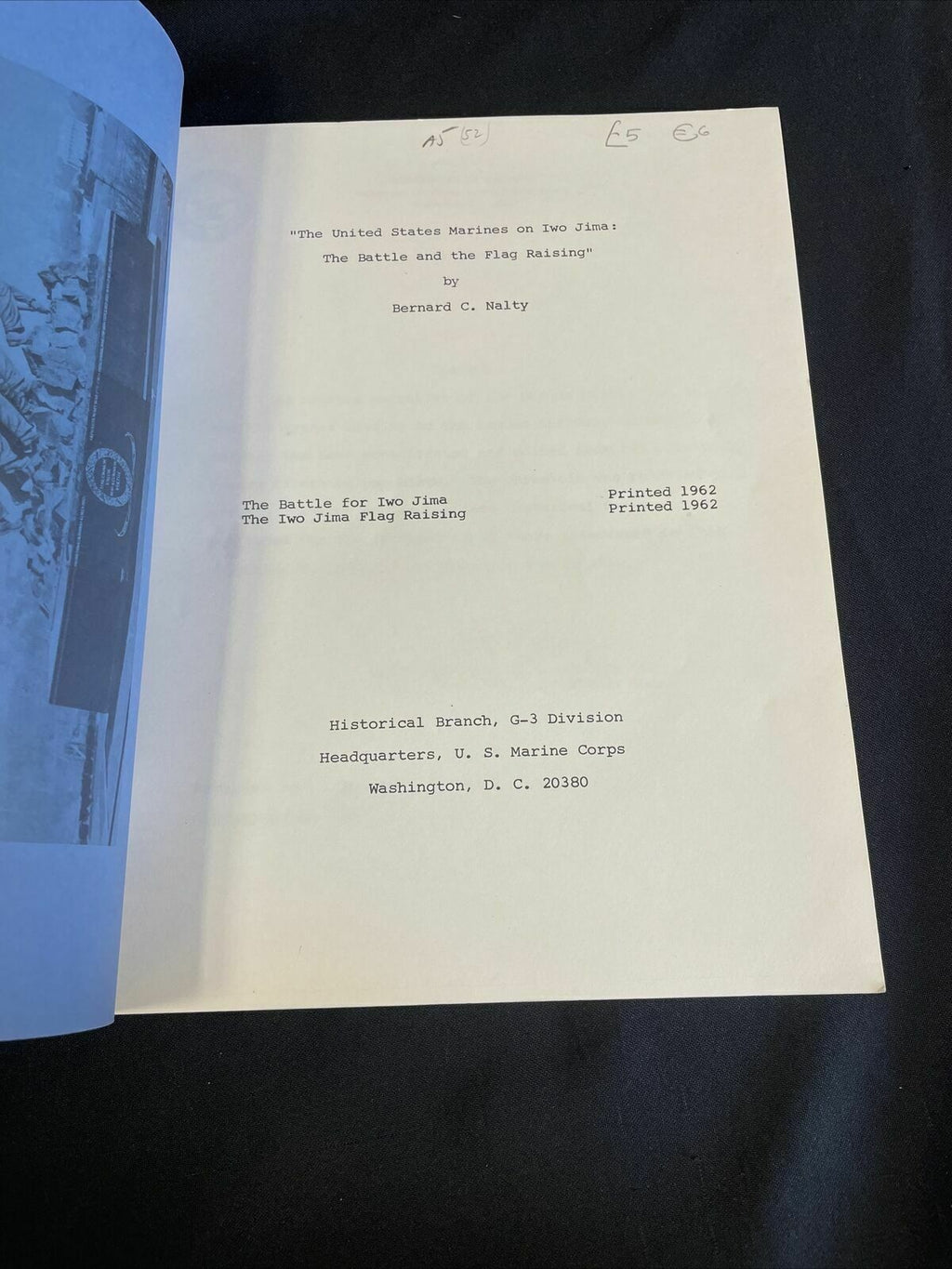 US Navy Marine Corp Reference Pamphlet THE BATTLE & the FLAG RAISING 1967 (8244)