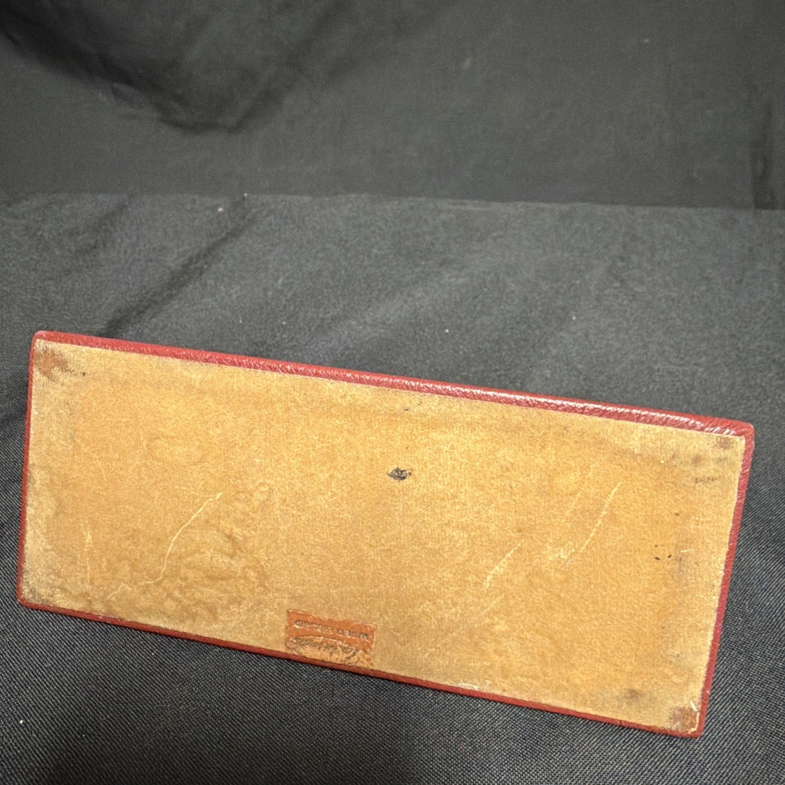 Vintage Art Deco Perpetual Desk Calendar by Leathersmith in Ex. Working order - (1970)