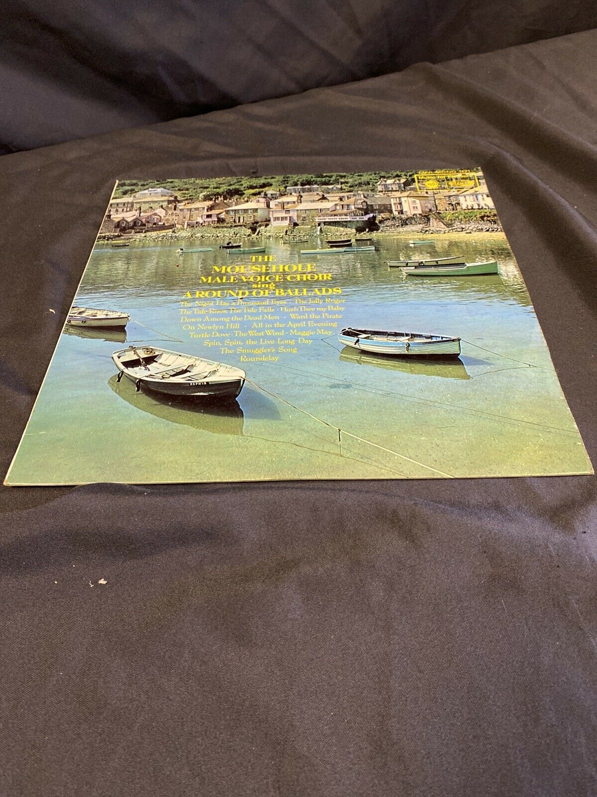 MOUSEHOLE - The Male Voice Choir sing a round of ballads - VINYL Record (7130)