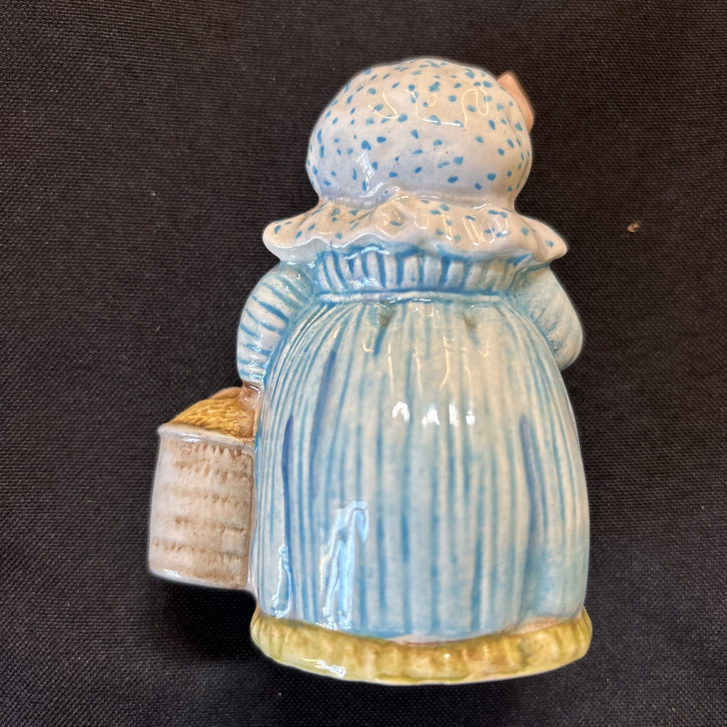 Beswick Beatrix Potter AUNT PETTITOES ceramic figure 1970 F.Warne & co - 5611