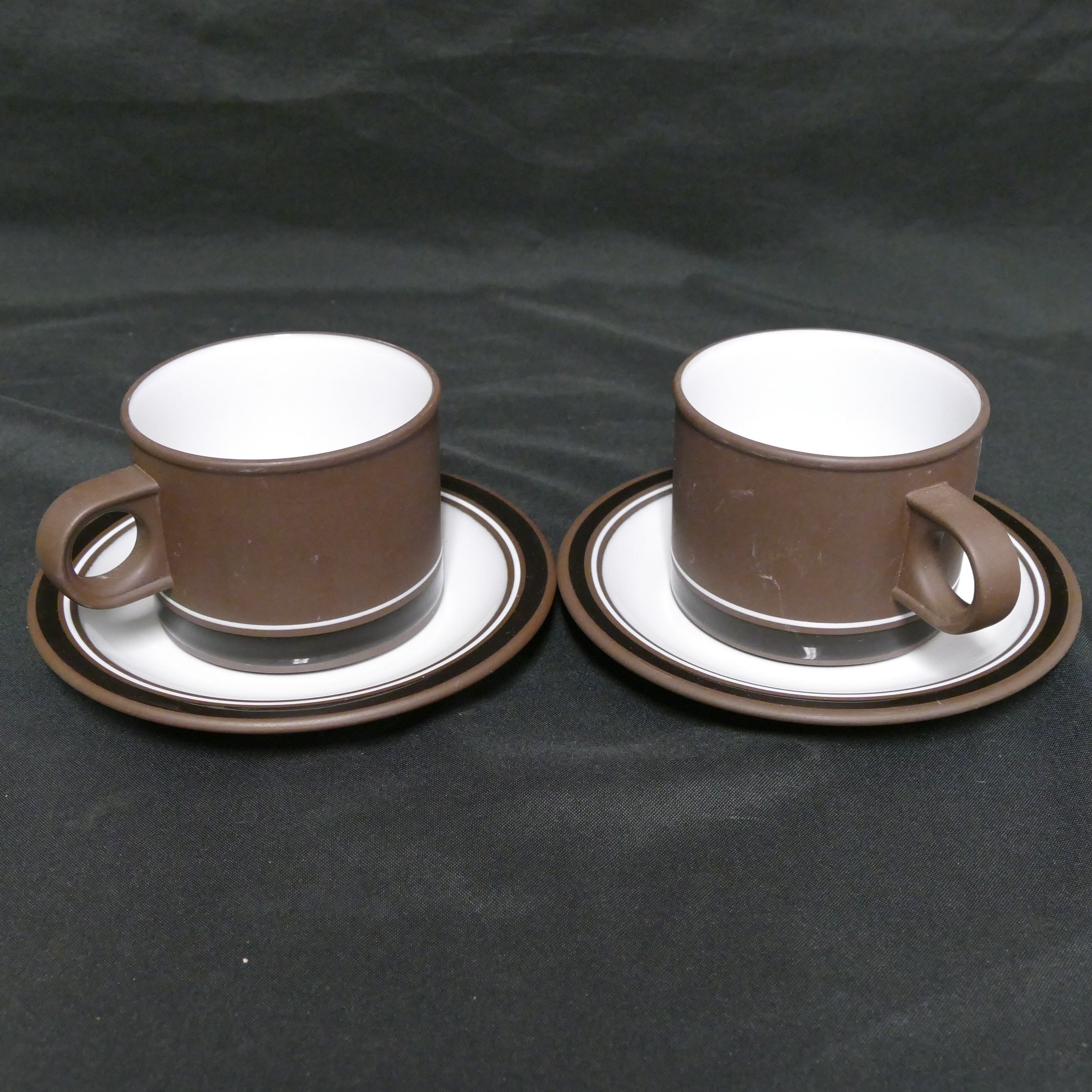 Hornsea CONTRAST Lancaster Vitramic England 2 x Tea Cups & Saucers 76/77 (9262)