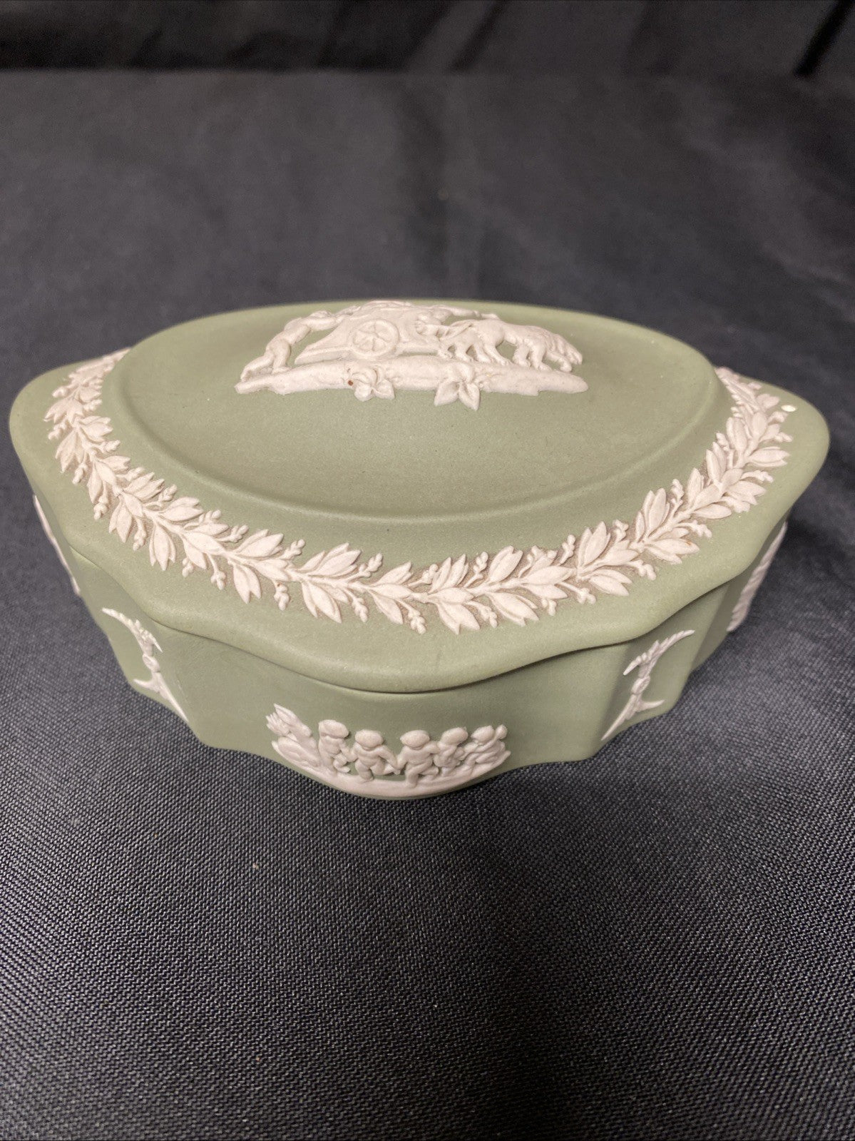 Vintage Wedgwood Jasperware Sage Trinket Box Grecian Chariot  - (1599)