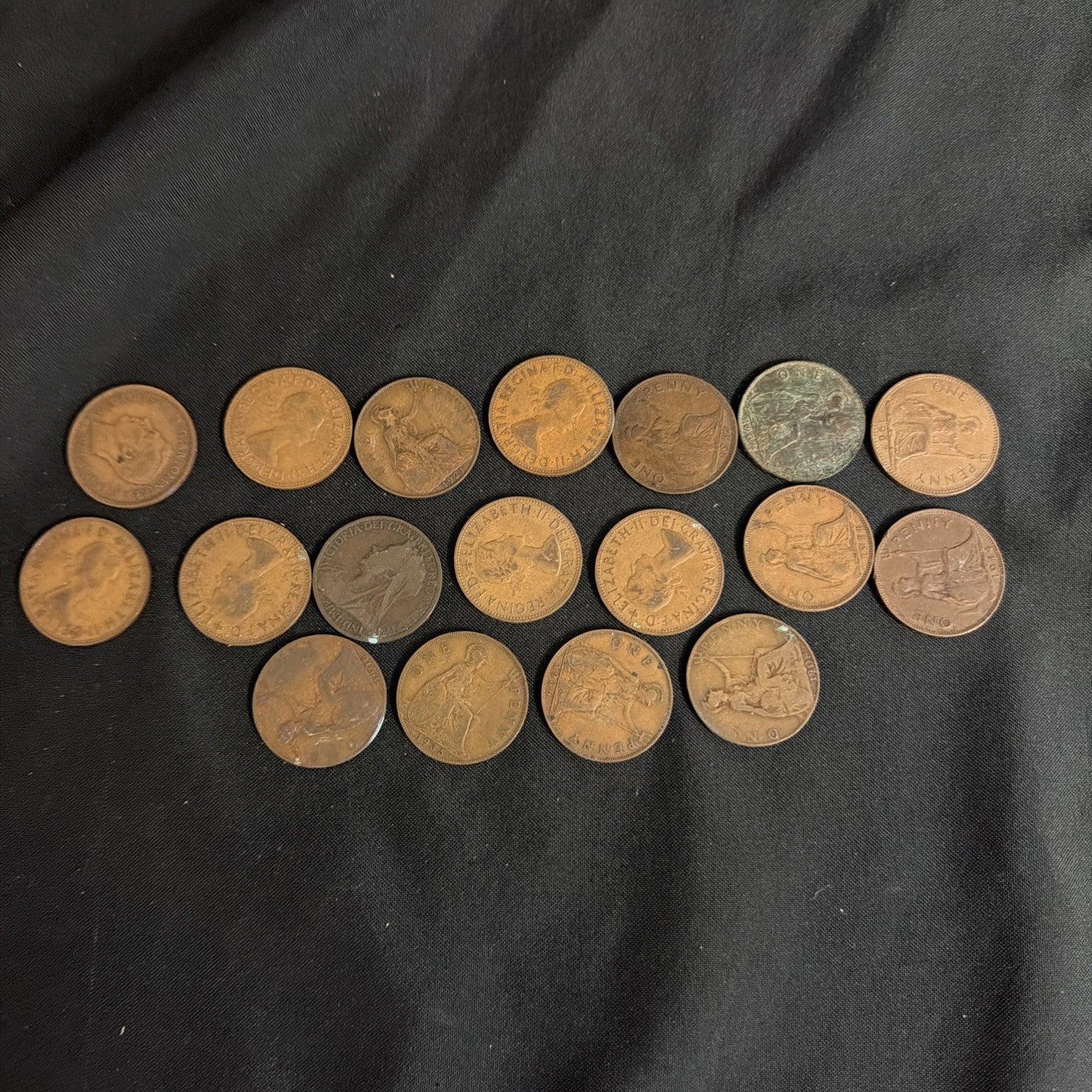 18 x British One Penny coins 1901 to 1967 spanning 3 Kings and 2 Queens  - (2360)