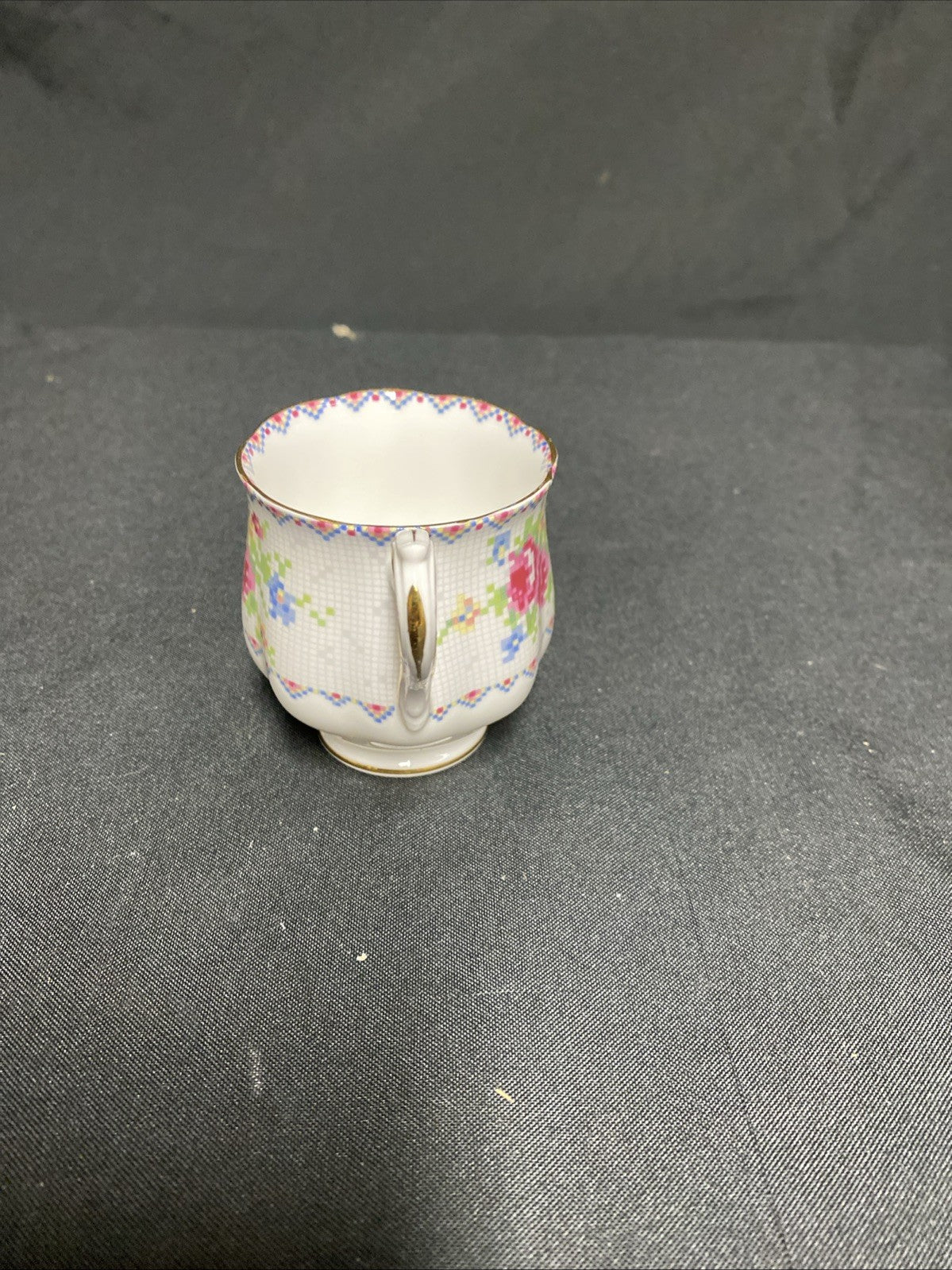 Royal Albert Bone China Petit Point RD778676 Tea Cup - (1763)