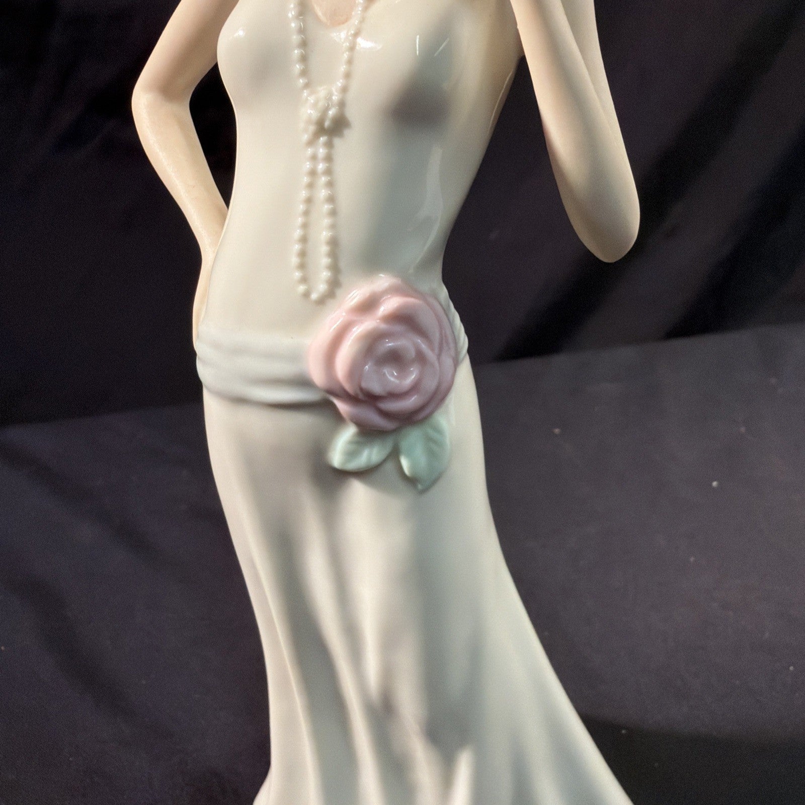 Berkeley An Evening Out TN5462 Figurine 24cm Tall Ex. Cond. - (2076) 