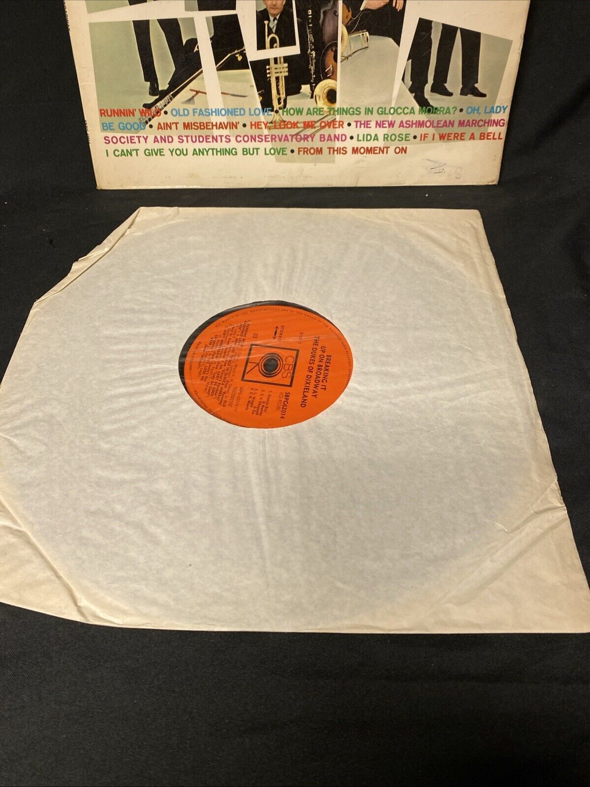VINYL RECORD -  The Dukes of Dixieland - Breakin' it up on Broadway - (5654)