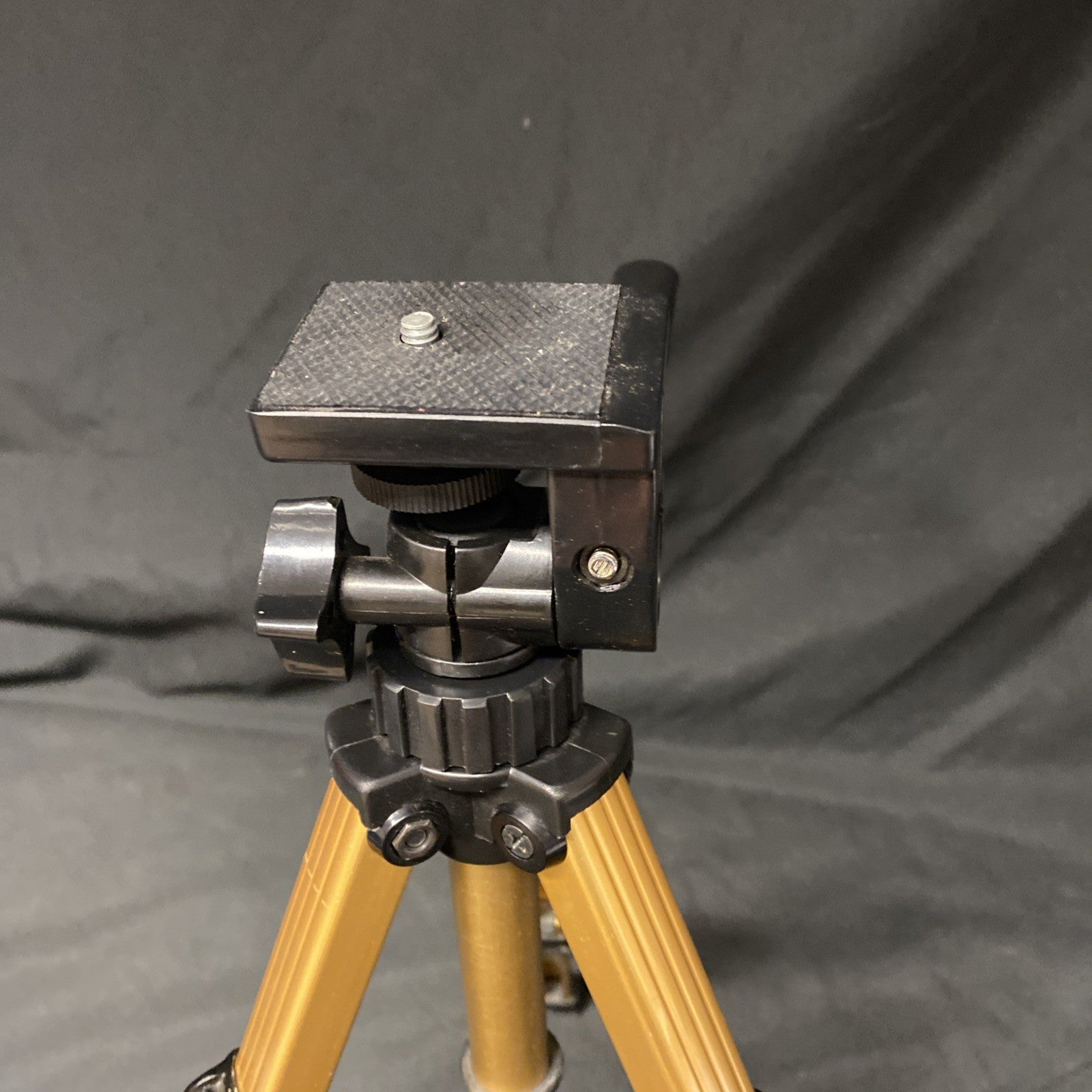 Sunagor Compact Gold Camera Tripod 36.5cm tall stable with metal legs - (1408)