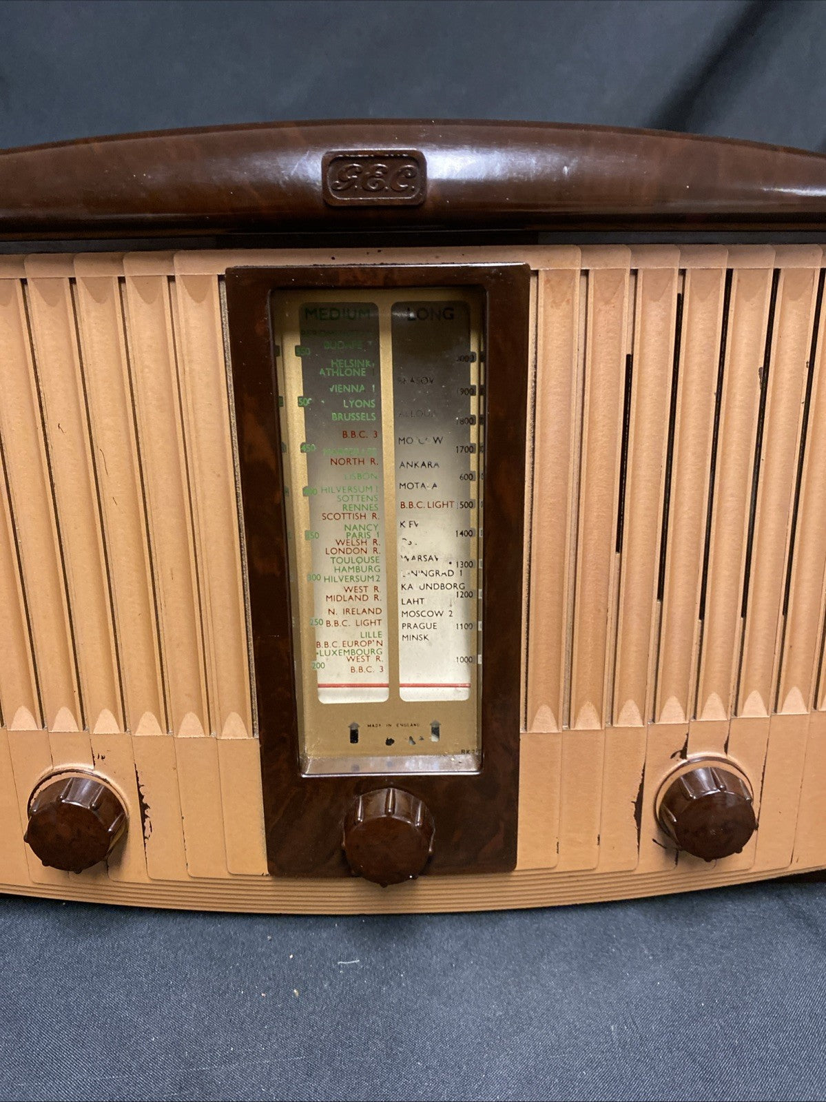 Vintage G.E.C Cat No. B.C. 6242 Radio General Electric Co. in original condition - (1793)