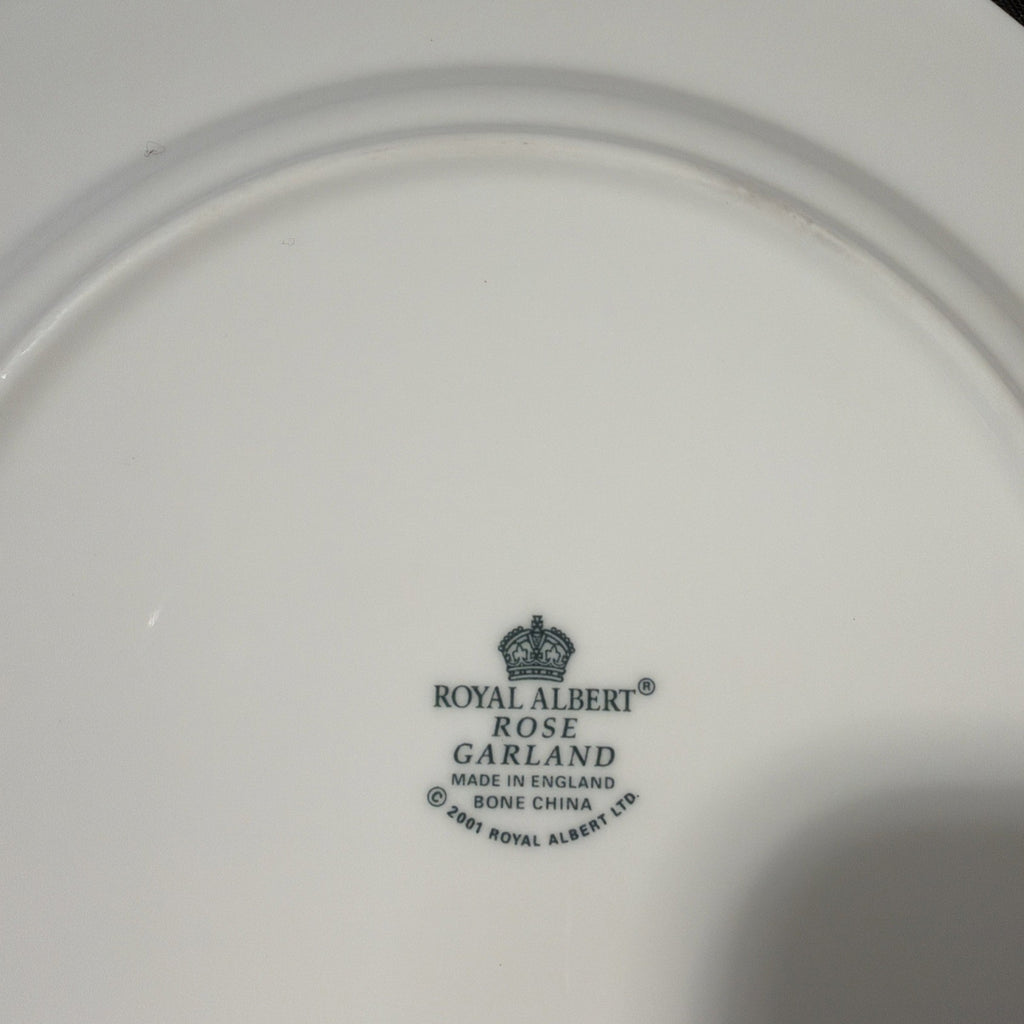 Royal Albert Rose Garland 2001 - 21cm Plate Mint as New cond  -(2069)