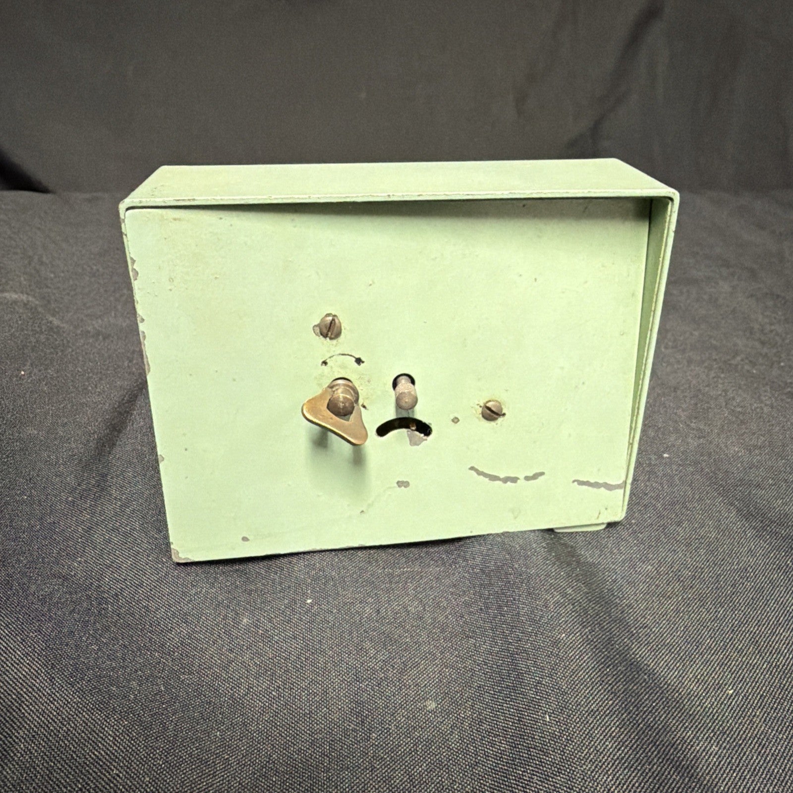 Enfield Art Deco desk clock in green and working order - (1841)