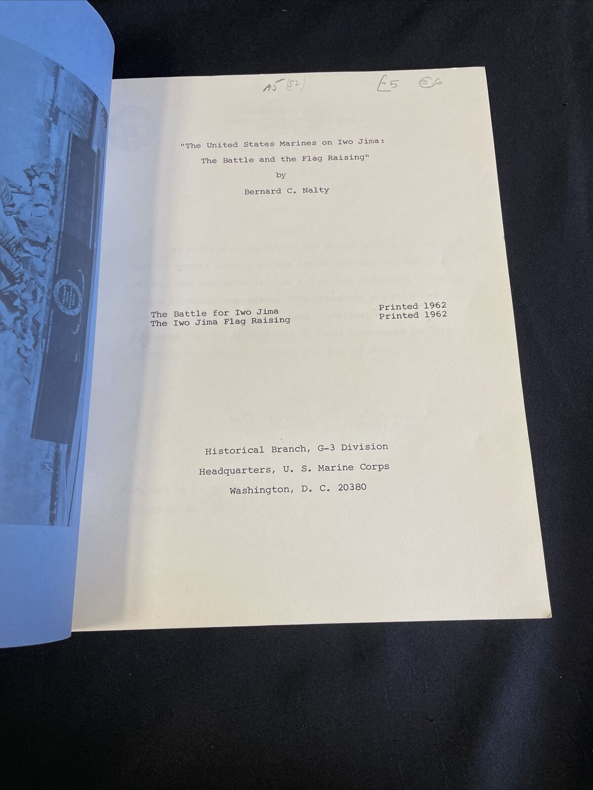 US Navy Marine Corp Reference Pamphlet THE BATTLE & the FLAG RAISING 1967 (8244)