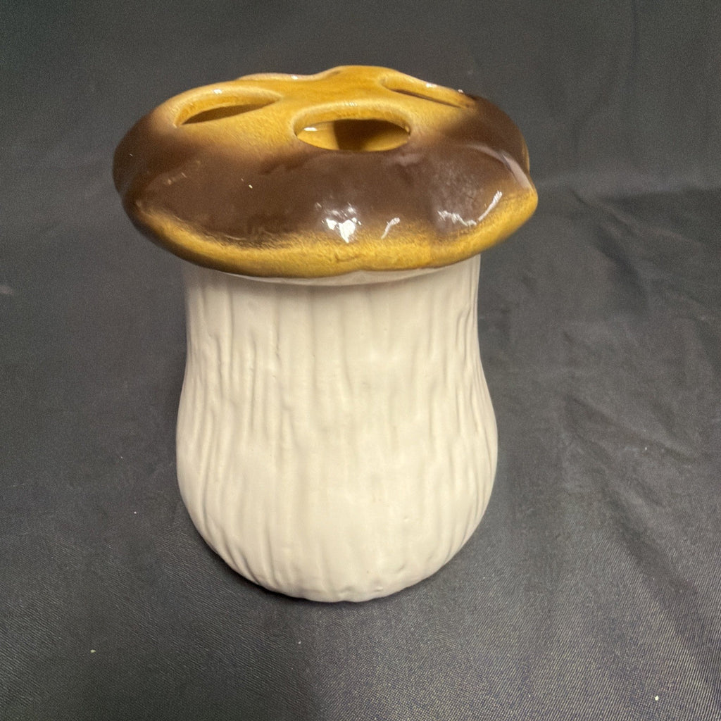 Merry Mushroom 1973 Sears Laurentian pottery Canada Utensil Holder - (1850)