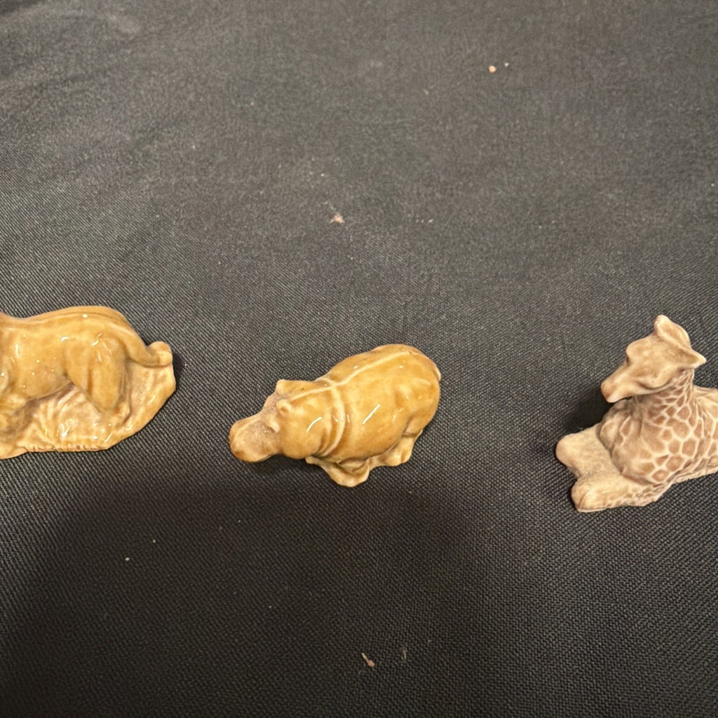 Wade Whimsies Miniature Figures x 3 Hippo, Lion, Giraffe - (1881)
