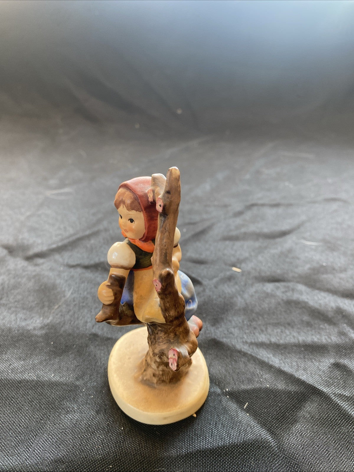 Vintage Goebel Hummel West Germany 4" Figurine 141 3/0 “Apple Tree Girl” (1028)