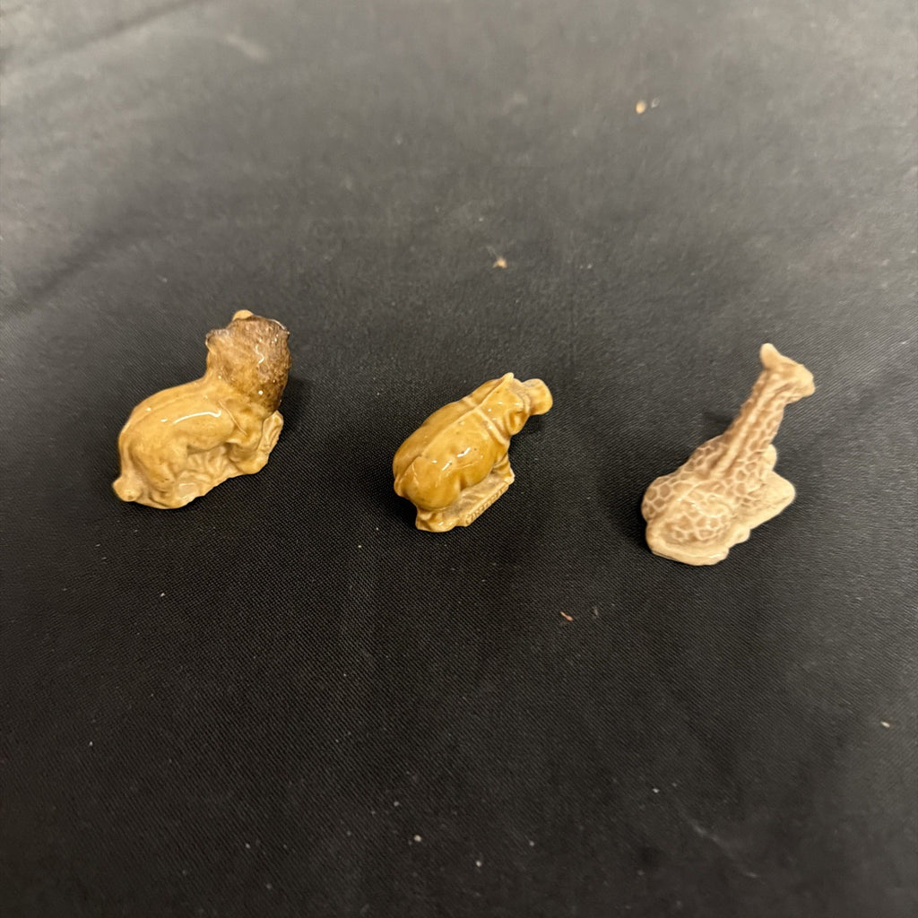 Wade Whimsies Miniature Figures x 3 Hippo, Lion, Giraffe - (1881)