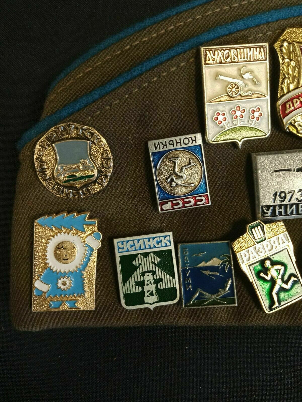 RUSSIAN Pilotka Flat Hat with 24 Pin badges & 3 fabric patches Military - (7968)