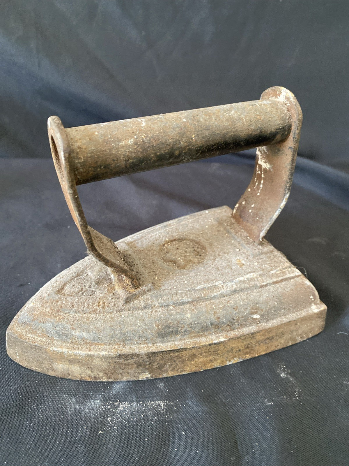 Antique Cast Iron Flat Clothes Iron Large Heavy Doorstop Kitchenalia - (1206)
