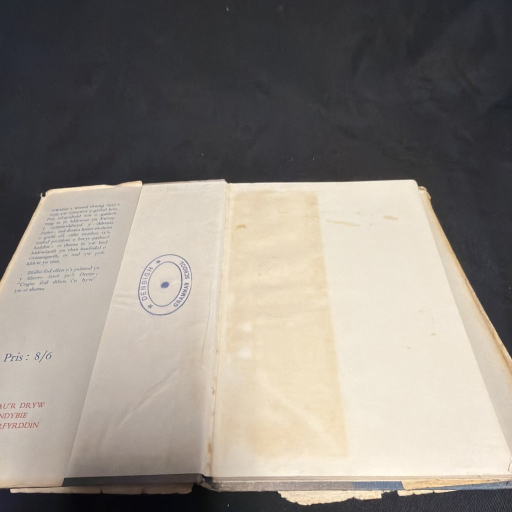 Esther A Serch Yw'r Doctor, Saunders Lewis - Welsh Language book - (1902)