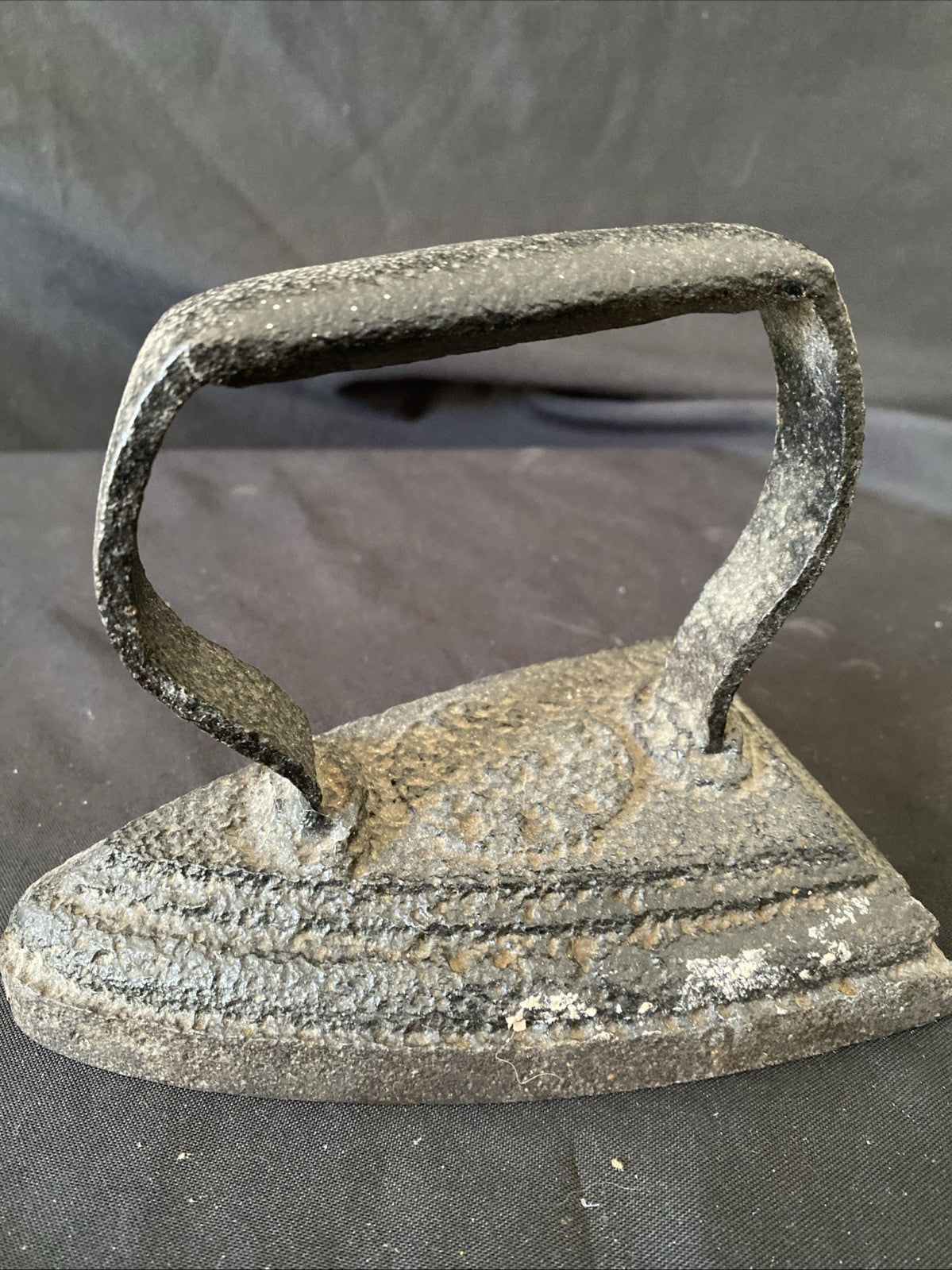 Antique Cast Iron Flat Clothes Iron Heavy Doorstop Kitchenalia - (1207)