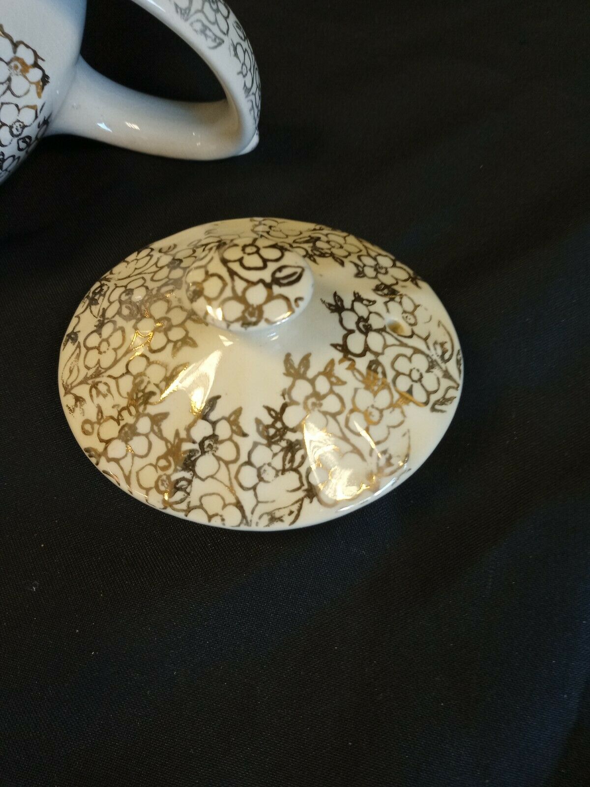 Sadler Teapot with Gilt floral design and Flower Lady Very rare pot - (7896)