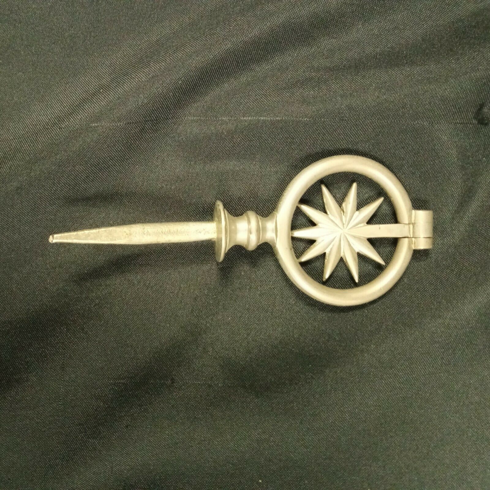 Vintage Heavy Horse Brass Metal Decoration Turret Star Swinger - (8252)