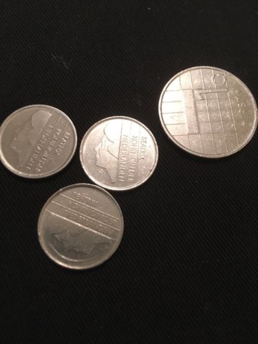 Netherlands 25 Cents x 3 & 1 Gulden x 1 coins - Queen Beatrix 91' 85' 83' 87' - (2824)