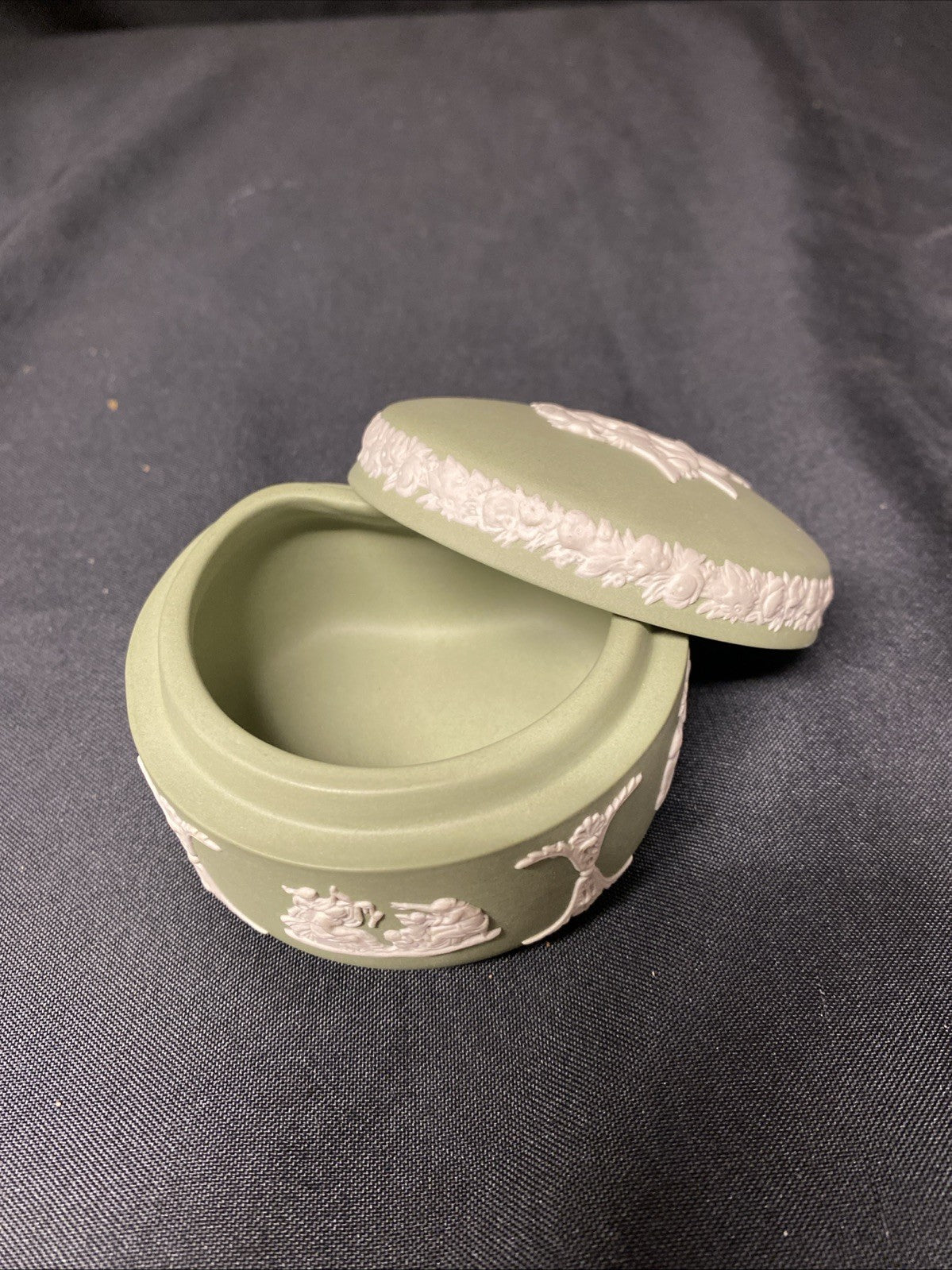 Vintage Wedgwood Jasperware Sage Trinket Box Grecian  - (1598)