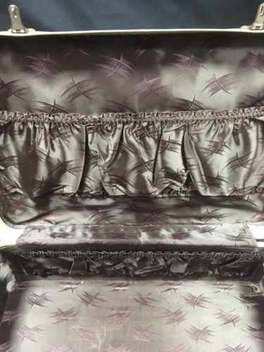 Vintage 1953 NOTON "Milady" Suitcase lined 24" - roleplay automobilia prop (2712