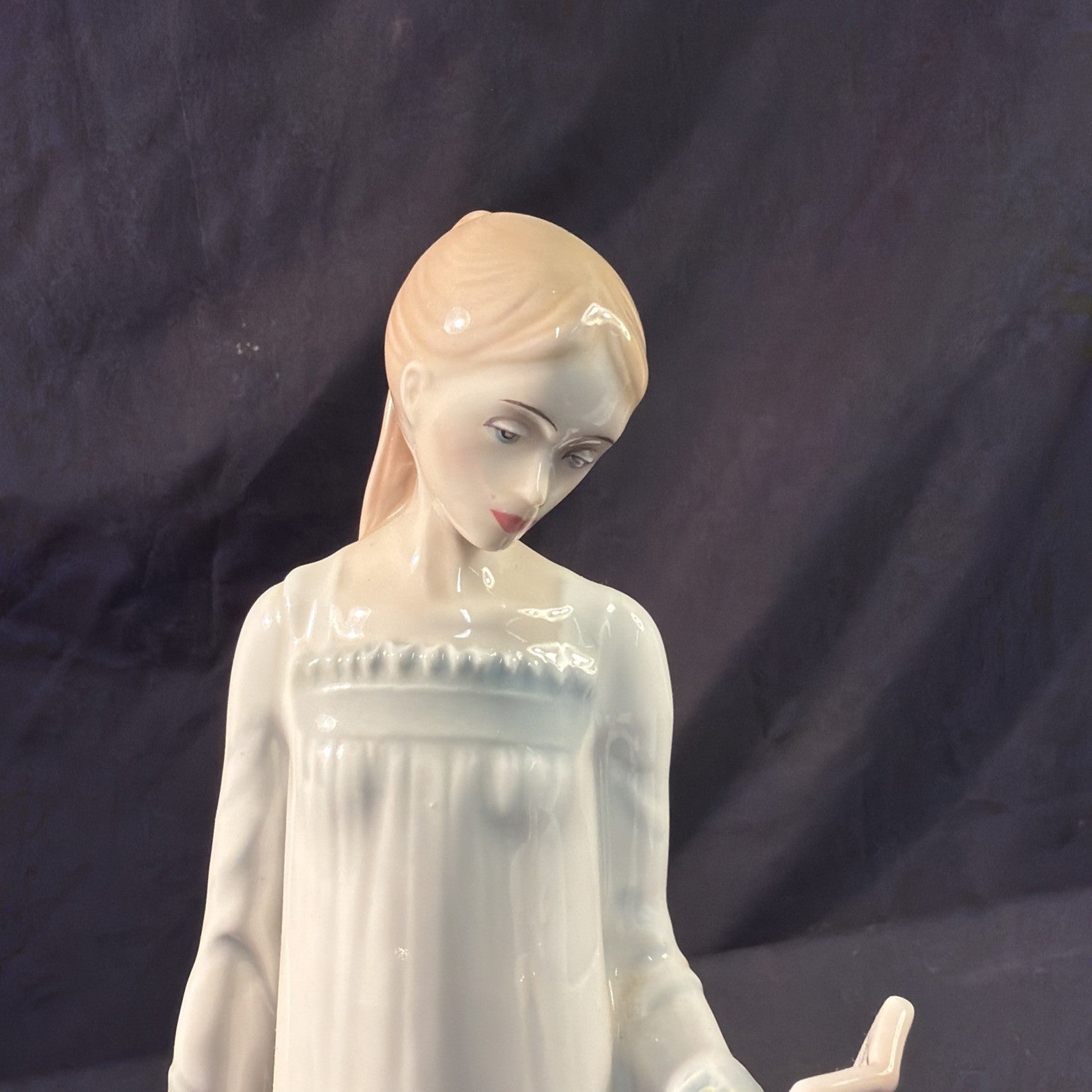 Royal Doulton Reflections "Secret Moment" #3106  30cm Tall Ex. Cond. - (2077) 
