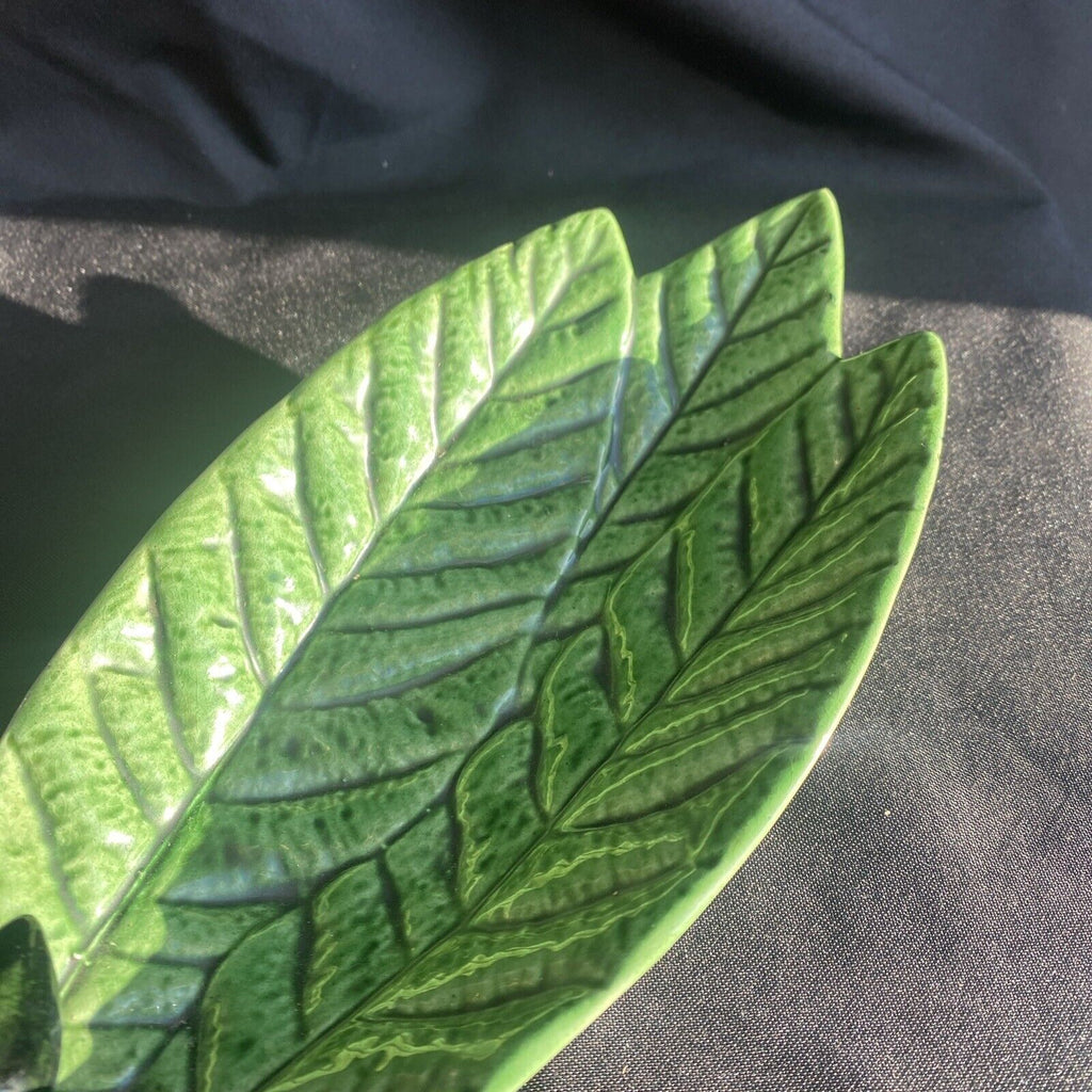 Ceramic olive dish - Caldas da Rainha Aires C Leal Portugal - (9165)