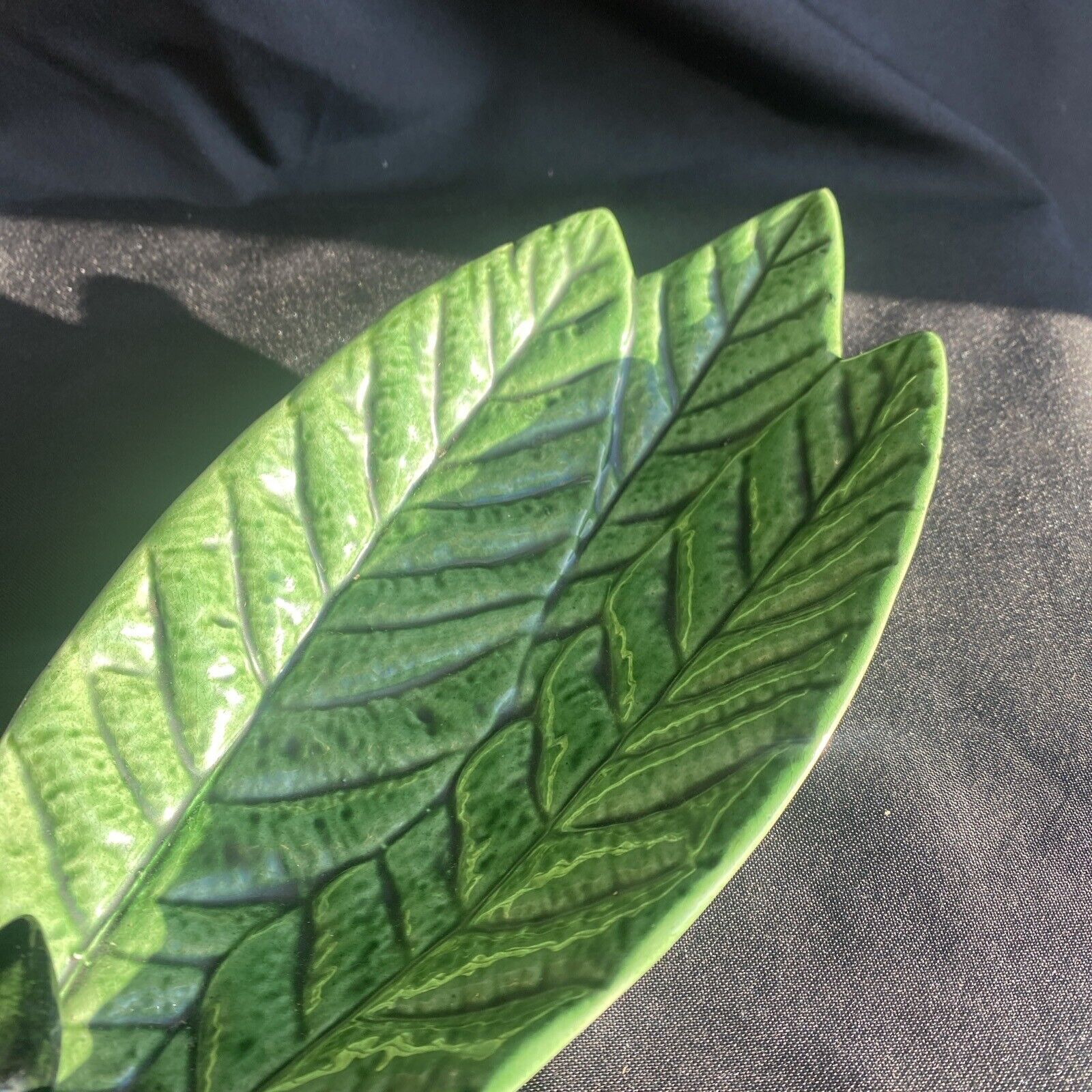 Ceramic olive dish - Caldas da Rainha Aires C Leal Portugal - (9165)