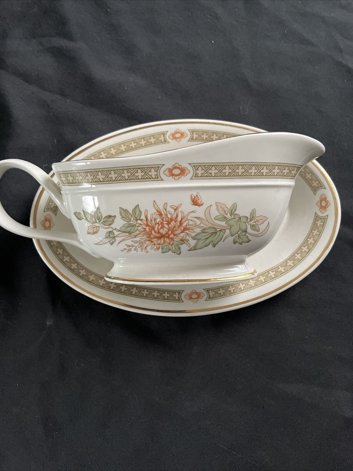 St Michael Chrysanthemum Gravy Boat and Dish Lovely condition Vintage - 9395