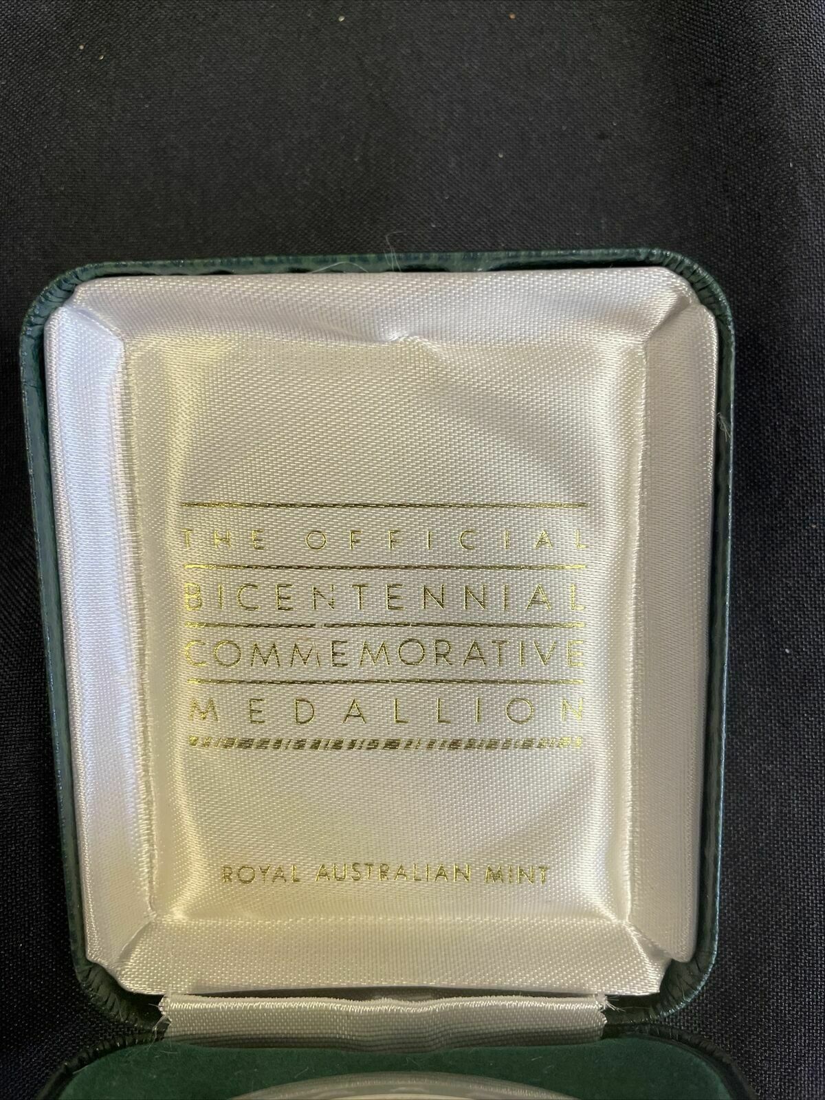 Australia Bicentennial Commemorative Medallion 1788-1988 MIB - (8223)