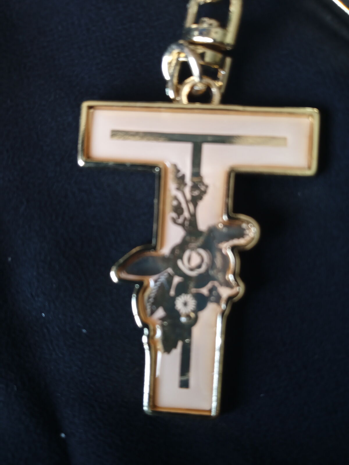 KEYRING Bag Charm - Gorgeous Gold coloured metal "T" Letter Keyring - (1230)