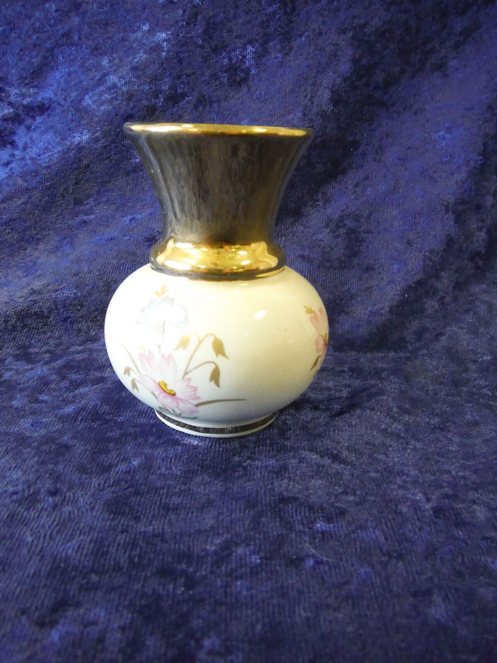 Prinknash Pottery Gloucester Small Vase 24 Carat Gold neck - (6759)