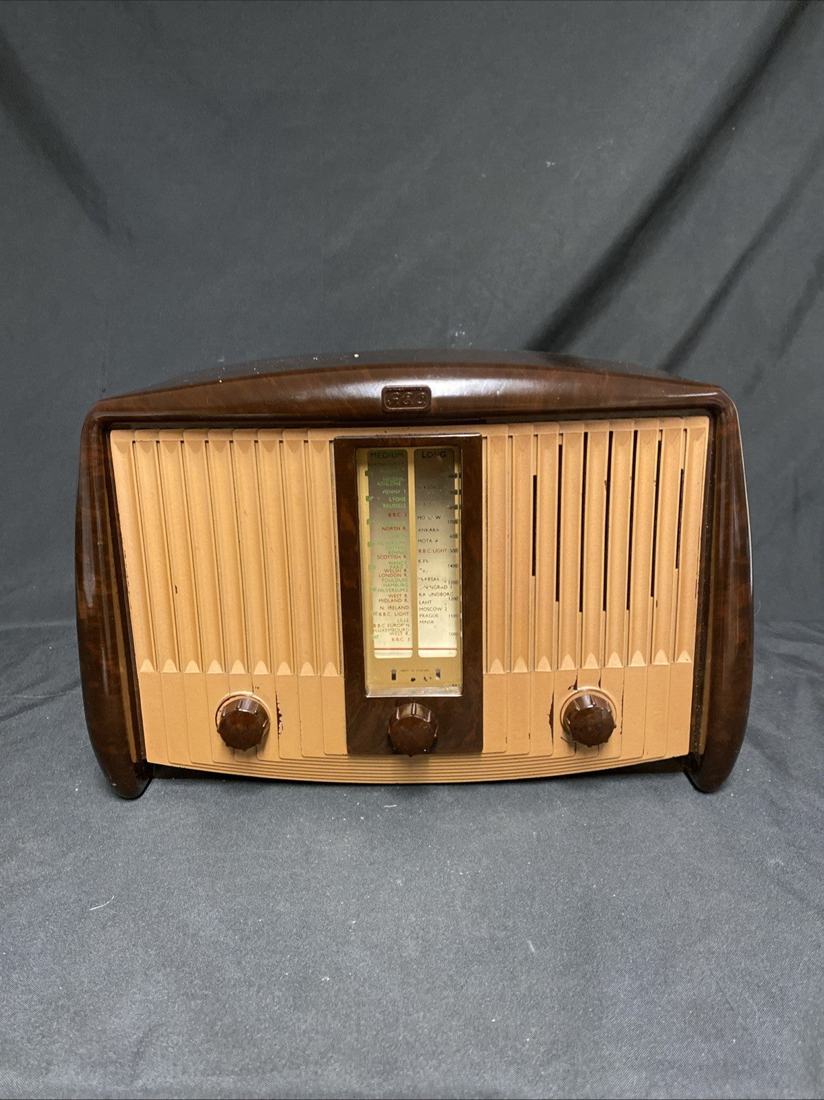 Vintage G.E.C Cat No. B.C. 6242 Radio General Electric Co. in original condition - (1793)