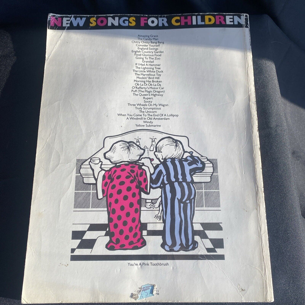 Book  - NEW SONGS FOR CHILDREN 1982 Piano Guitar & Chords - (8964)