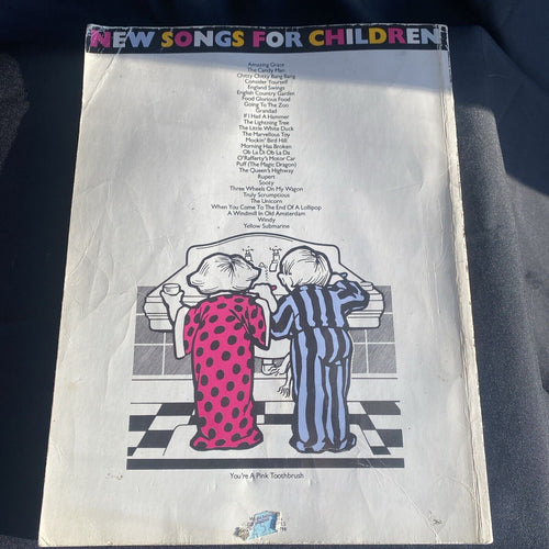 Book  - NEW SONGS FOR CHILDREN 1982 Piano Guitar & Chords - (8964)