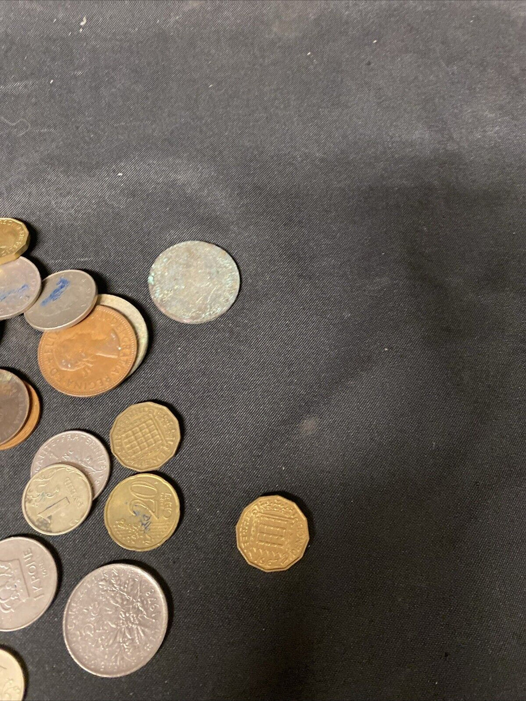 40 x Foreign + UK old Coins assorted Krone Franc Threepence- (5486)